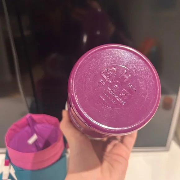 Tupperware take a long - Picture 4 of 4